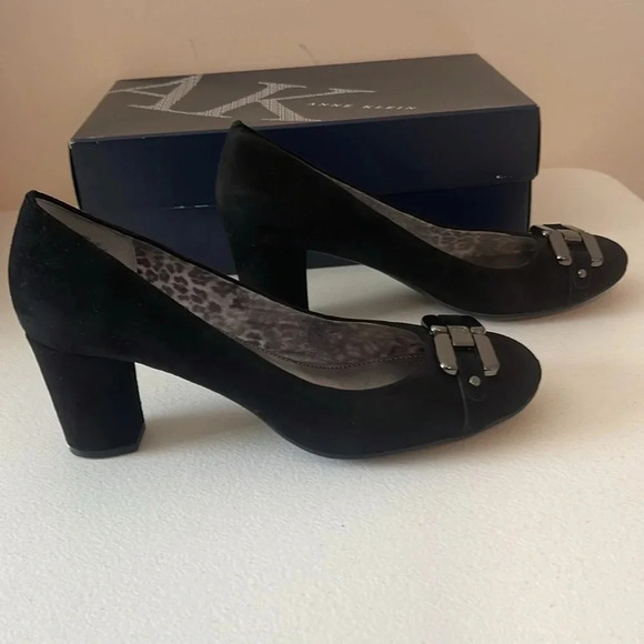 AK Anne Klein iFlex FANNON Suede Pump Size 6.5M - Picture 2 of 7